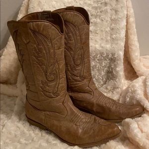 Women’s cowboy boots